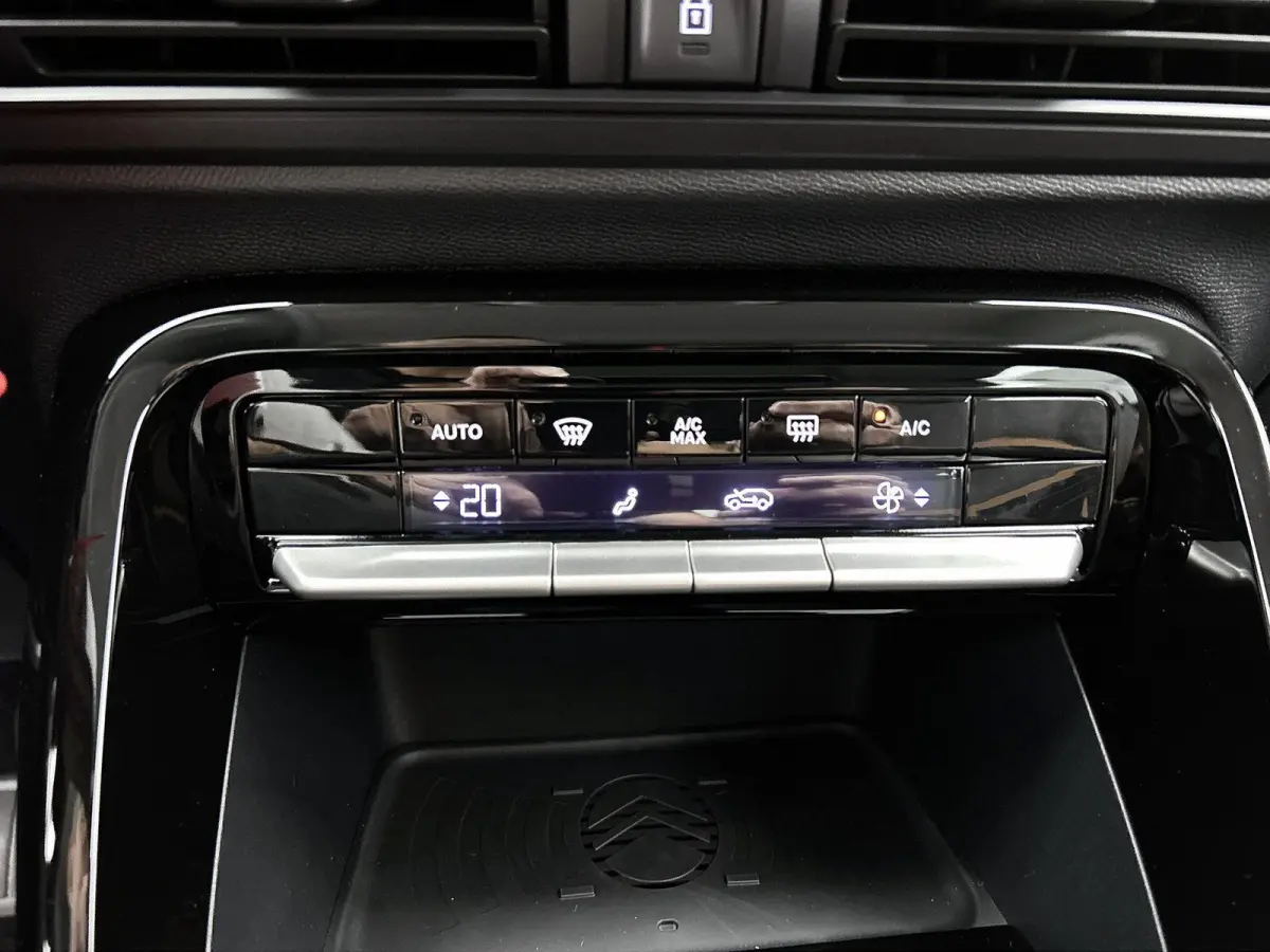 1.2 Hybrid 145pk Plus Automaat | Navigatie | Apple Carplay/Android Auto | Climate Control | Cruise Control | Achteruitrijcamera | Parkeersensoren |