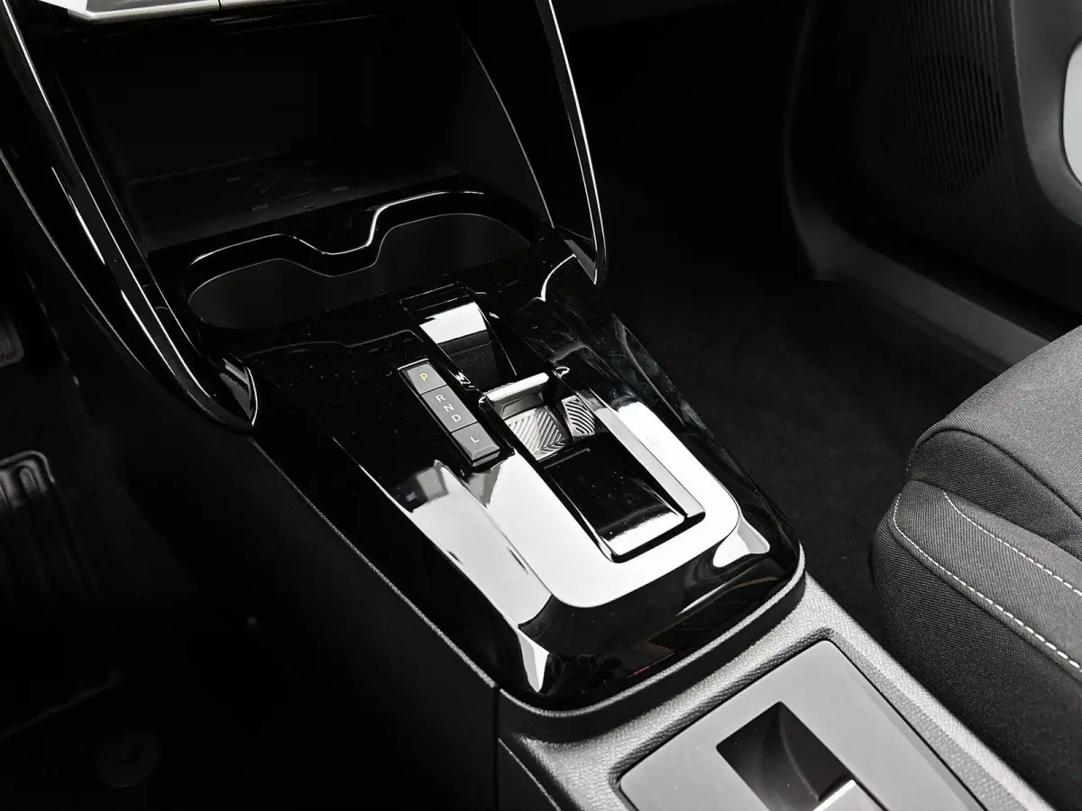 1.2 Hybrid 145pk Plus Automaat | Navigatie | Apple Carplay/Android Auto | Climate Control | Cruise Control | Achteruitrijcamera | Parkeersensoren |