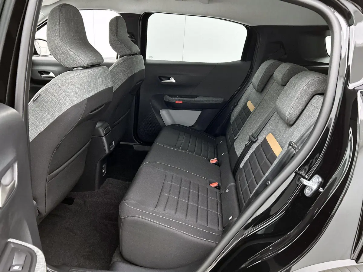 1.2 Hybrid 145pk Plus Automaat | Navigatie | Apple Carplay/Android Auto | Climate Control | Cruise Control | Achteruitrijcamera | Parkeersensoren |