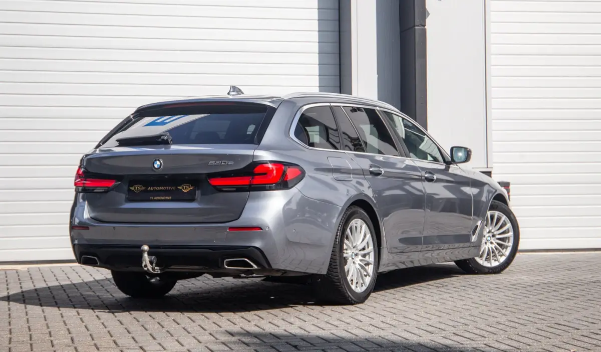530e Business Edition Plus / Pano / Trekhaak