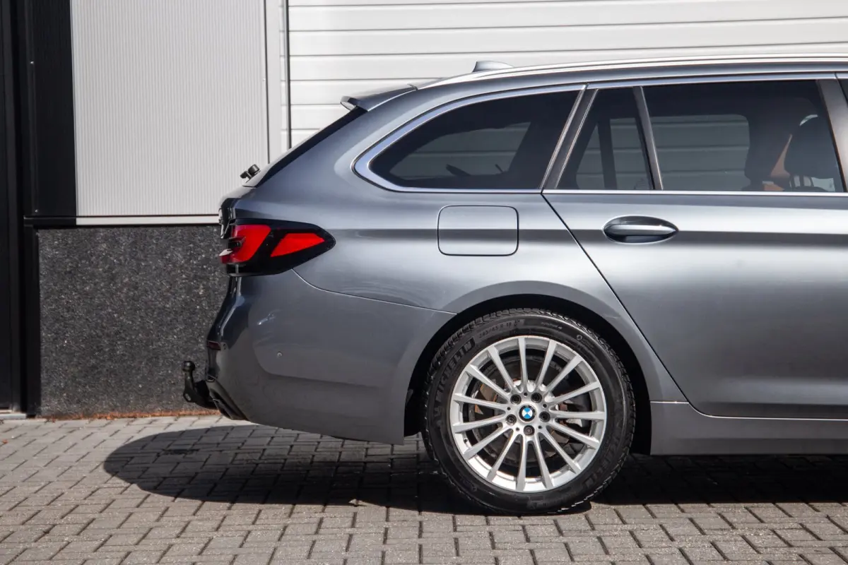 530e Business Edition Plus / Pano / Trekhaak