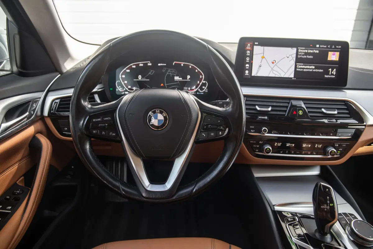 530e Business Edition Plus / Pano / Trekhaak