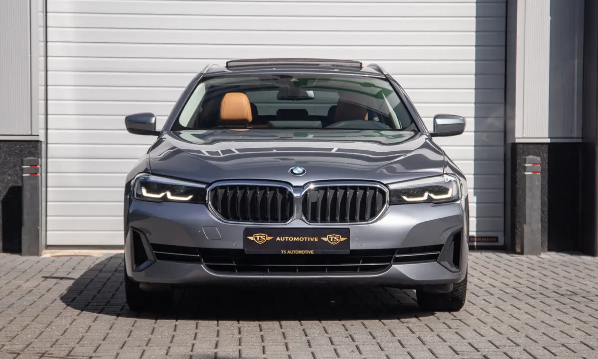 530e Business Edition Plus / Pano / Trekhaak