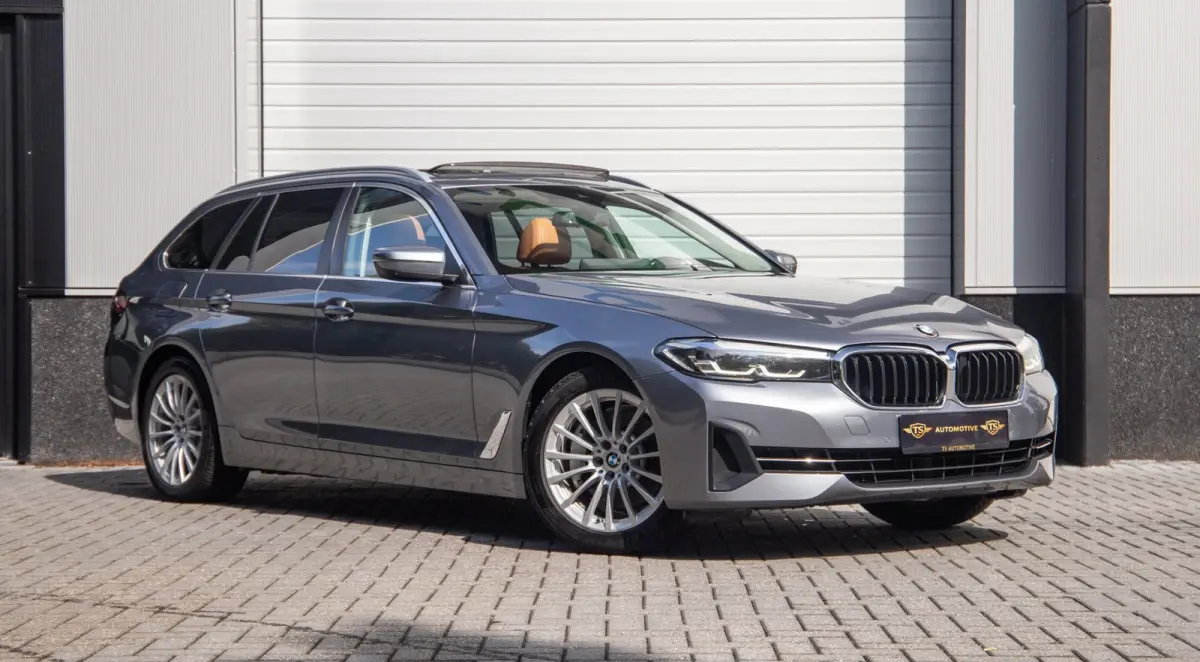 530e Business Edition Plus / Pano / Trekhaak