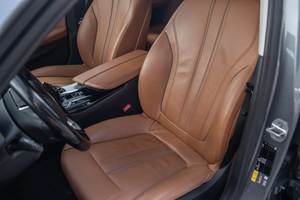530e Business Edition Plus / Pano / Trekhaak