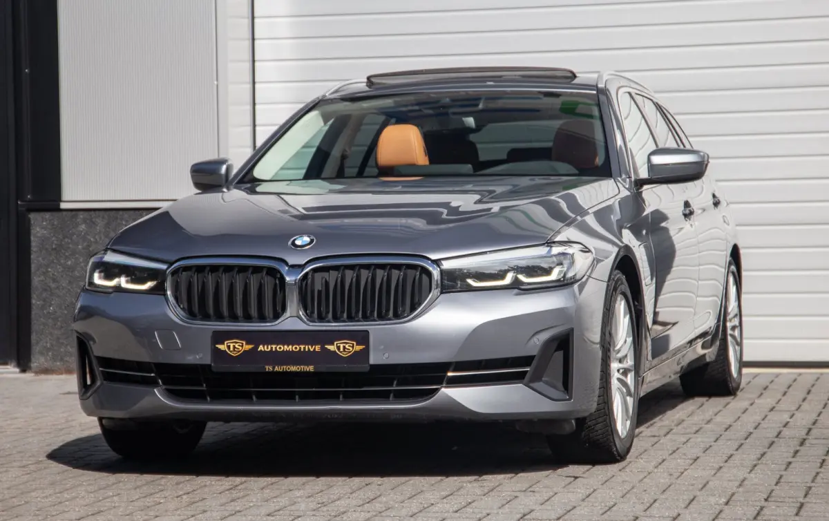 530e Business Edition Plus / Pano / Trekhaak