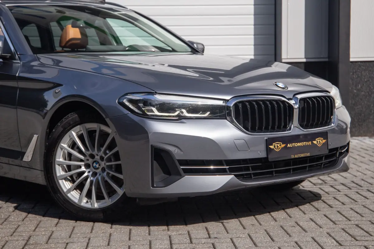 530e Business Edition Plus / Pano / Trekhaak