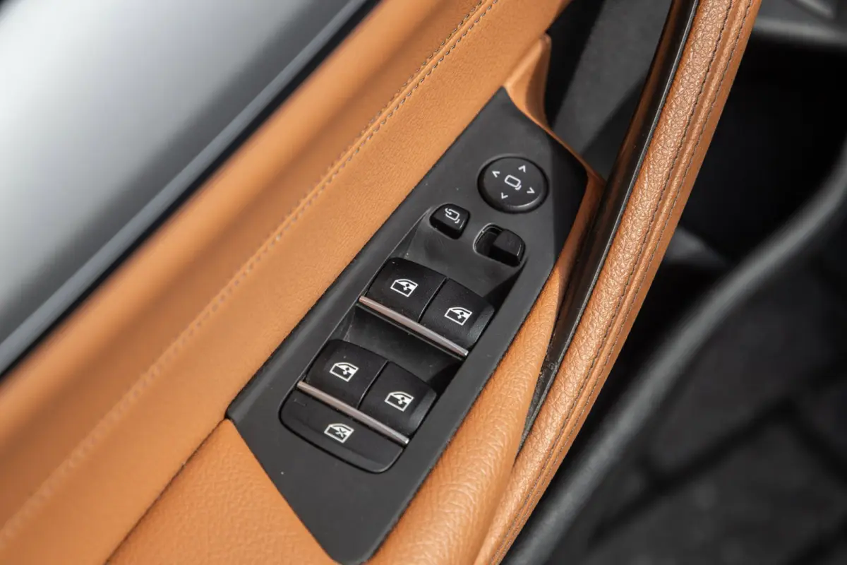 530e Business Edition Plus / Pano / Trekhaak