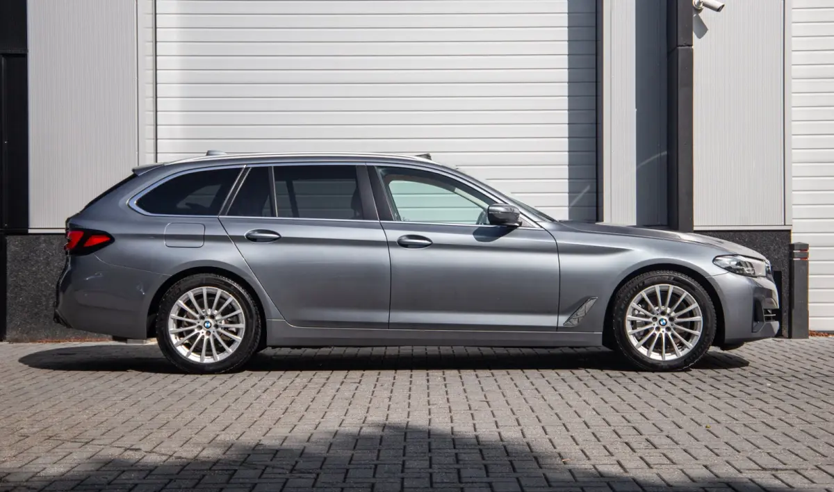 530e Business Edition Plus / Pano / Trekhaak