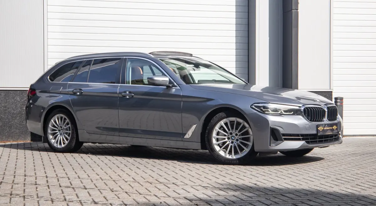 530e Business Edition Plus / Pano / Trekhaak