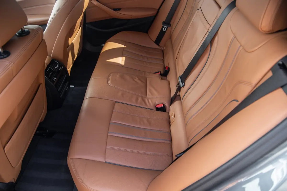 530e Business Edition Plus / Pano / Trekhaak