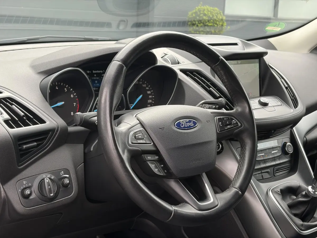 1.5 EcoBoost Trend Ultimate ✓Dealer Onderhouden✓Carplay✓Camera✓Navi✓Trekhaak✓Clima✓Cruise✓Pdc✓17'' Lm velgen✓150pk✓6 Bak✓4xElekt ramen✓N.A.P✓Apk  tot 04-2027
