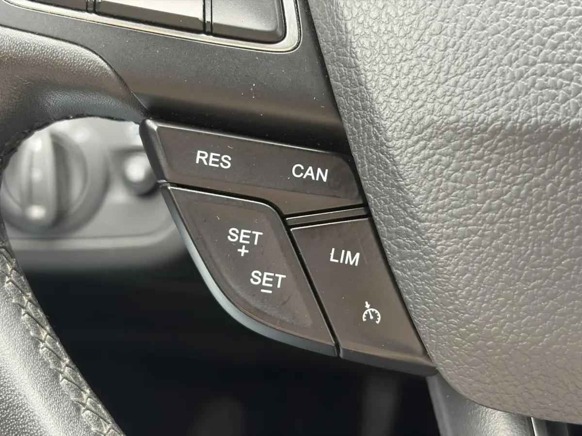 1.5 EcoBoost Trend Ultimate ✓Dealer Onderhouden✓Carplay✓Camera✓Navi✓Trekhaak✓Clima✓Cruise✓Pdc✓17'' Lm velgen✓150pk✓6 Bak✓4xElekt ramen✓N.A.P✓Apk  tot 04-2027
