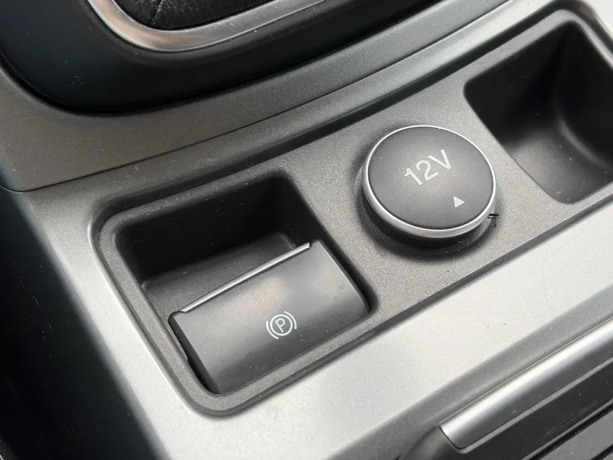 1.5 EcoBoost Trend Ultimate ✓Dealer Onderhouden✓Carplay✓Camera✓Navi✓Trekhaak✓Clima✓Cruise✓Pdc✓17'' Lm velgen✓150pk✓6 Bak✓4xElekt ramen✓N.A.P✓Apk  tot 04-2027