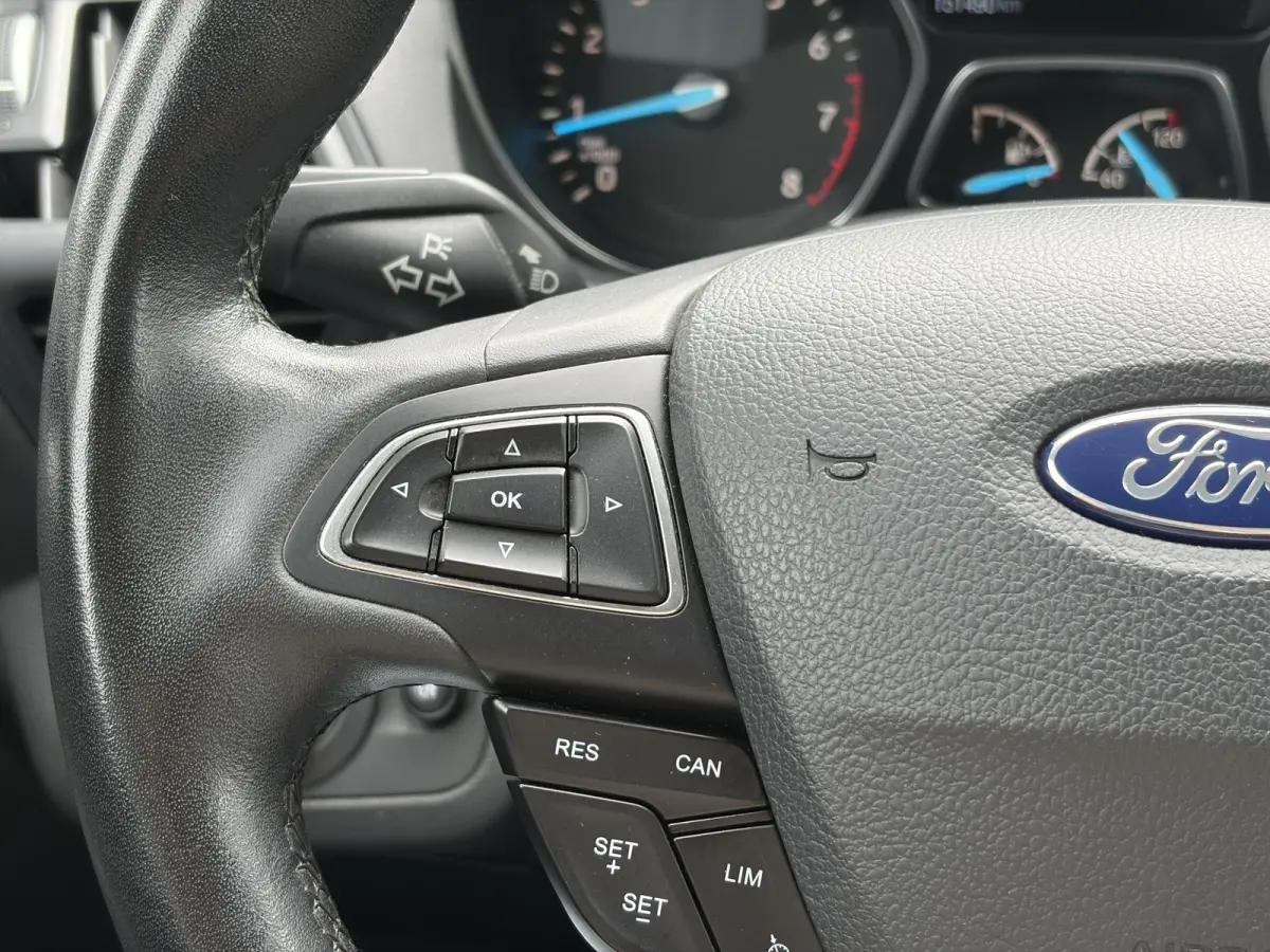 1.5 EcoBoost Trend Ultimate ✓Dealer Onderhouden✓Carplay✓Camera✓Navi✓Trekhaak✓Clima✓Cruise✓Pdc✓17'' Lm velgen✓150pk✓6 Bak✓4xElekt ramen✓N.A.P✓Apk  tot 04-2027