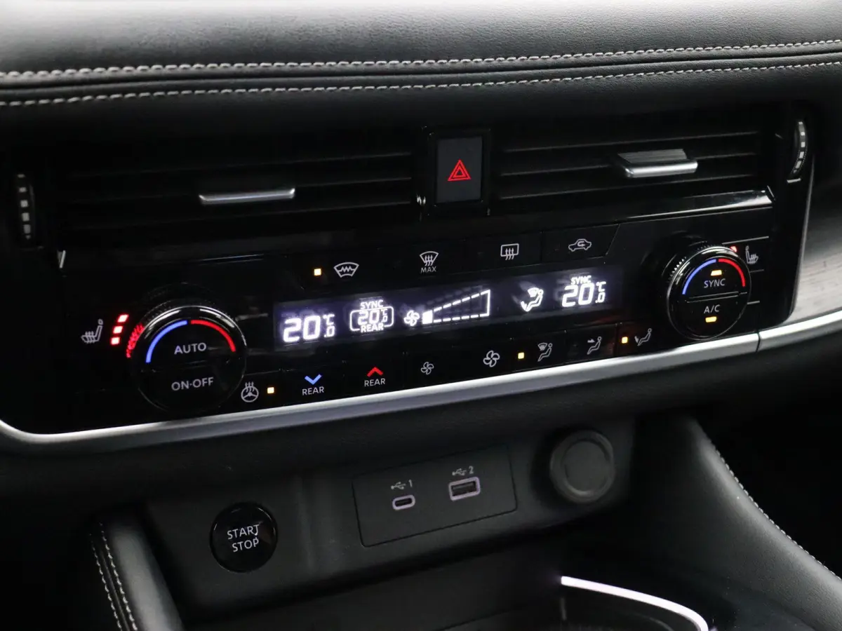 1.5 e-4orce Tekna 4WD | Trekhaak | Head-Up Display | Stoel, Stuurwiel en Voorruit verwarming |