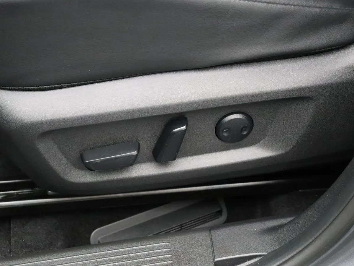 1.5 e-4orce Tekna 4WD | Trekhaak | Head-Up Display | Stoel, Stuurwiel en Voorruit verwarming |