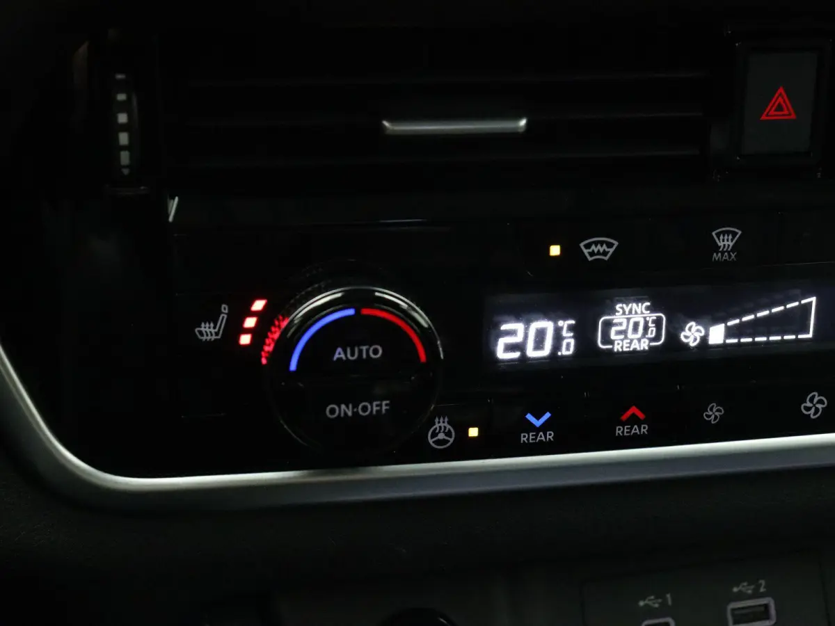1.5 e-4orce Tekna 4WD | Trekhaak | Head-Up Display | Stoel, Stuurwiel en Voorruit verwarming |