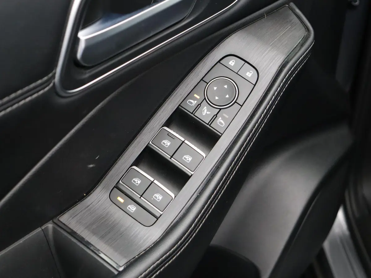 1.5 e-4orce Tekna 4WD | Trekhaak | Head-Up Display | Stoel, Stuurwiel en Voorruit verwarming |