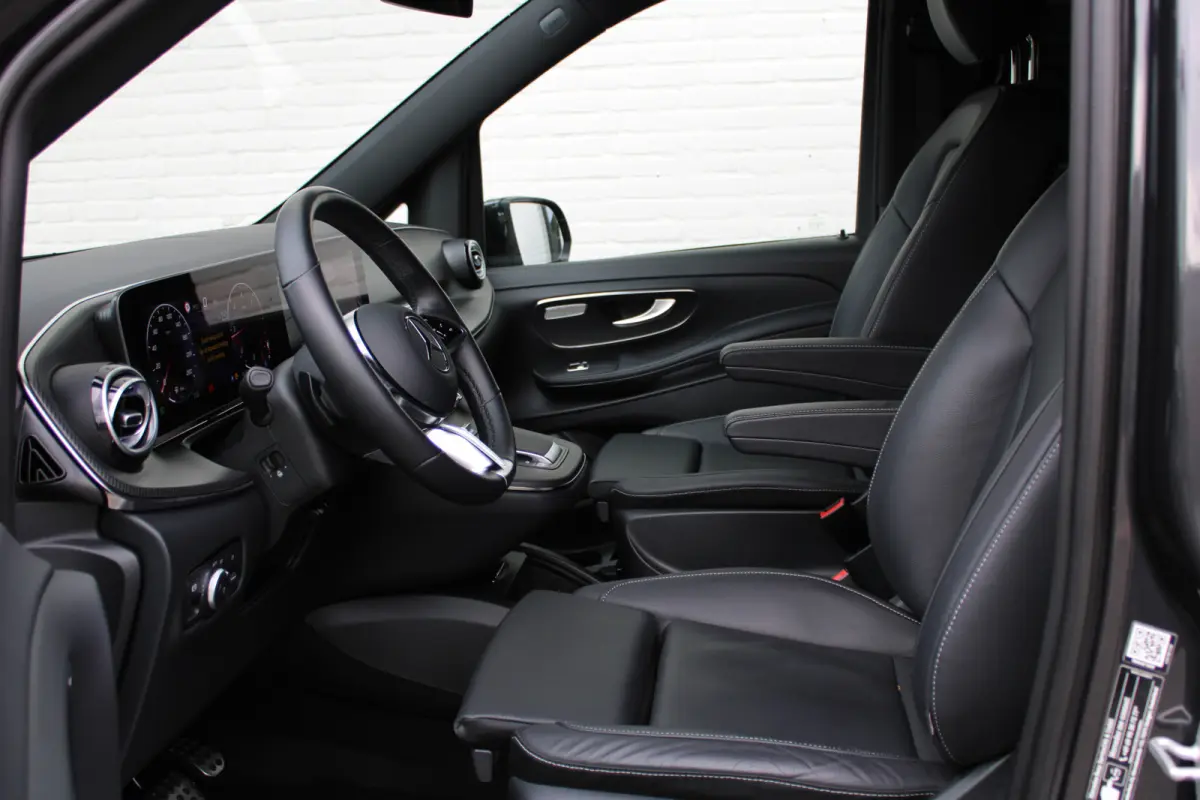 300d / DC / AMG / 4-Matic / 2x Elec Schuifdeur / 360 Camera / Vol Opties / NIEUWSTAAT