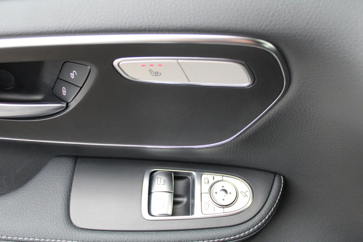 300d / DC / AMG / 4-Matic / 2x Elec Schuifdeur / 360 Camera / Vol Opties / NIEUWSTAAT