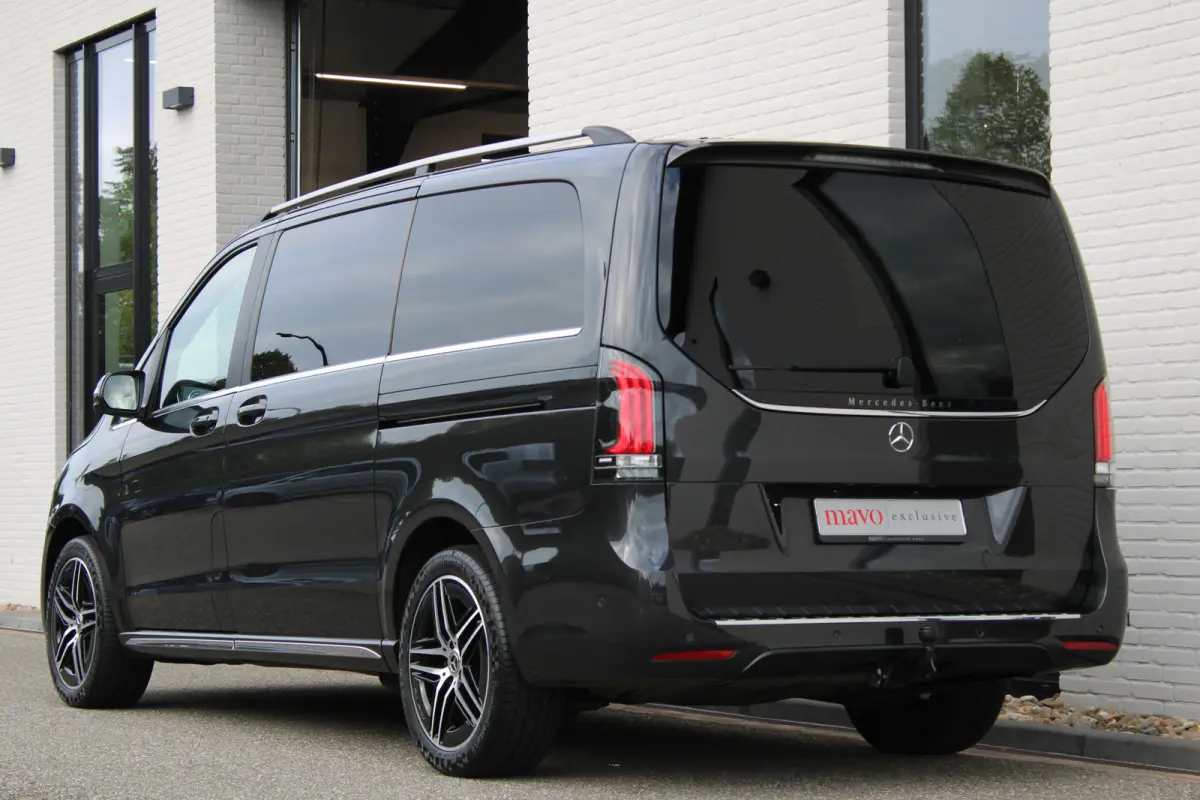 300d / DC / AMG / 4-Matic / 2x Elec Schuifdeur / 360 Camera / Vol Opties / NIEUWSTAAT