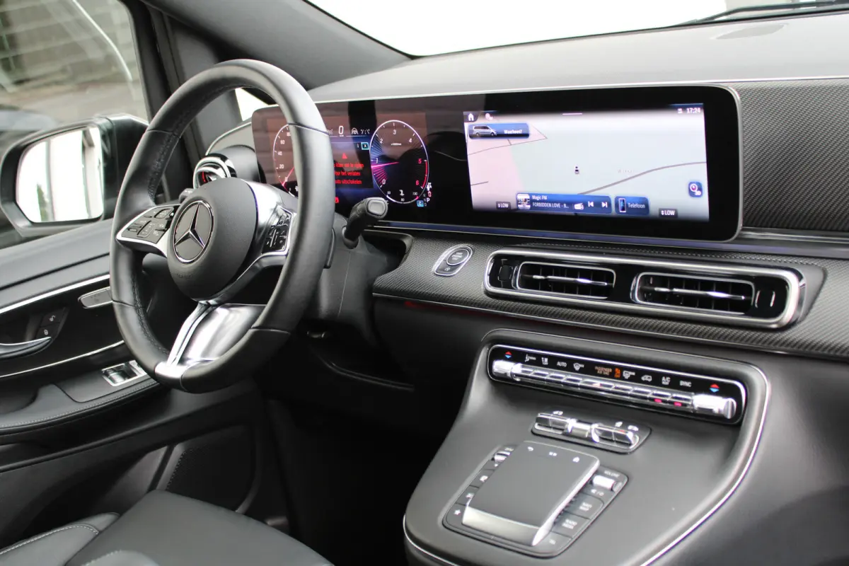 300d / DC / AMG / 4-Matic / 2x Elec Schuifdeur / 360 Camera / Vol Opties / NIEUWSTAAT