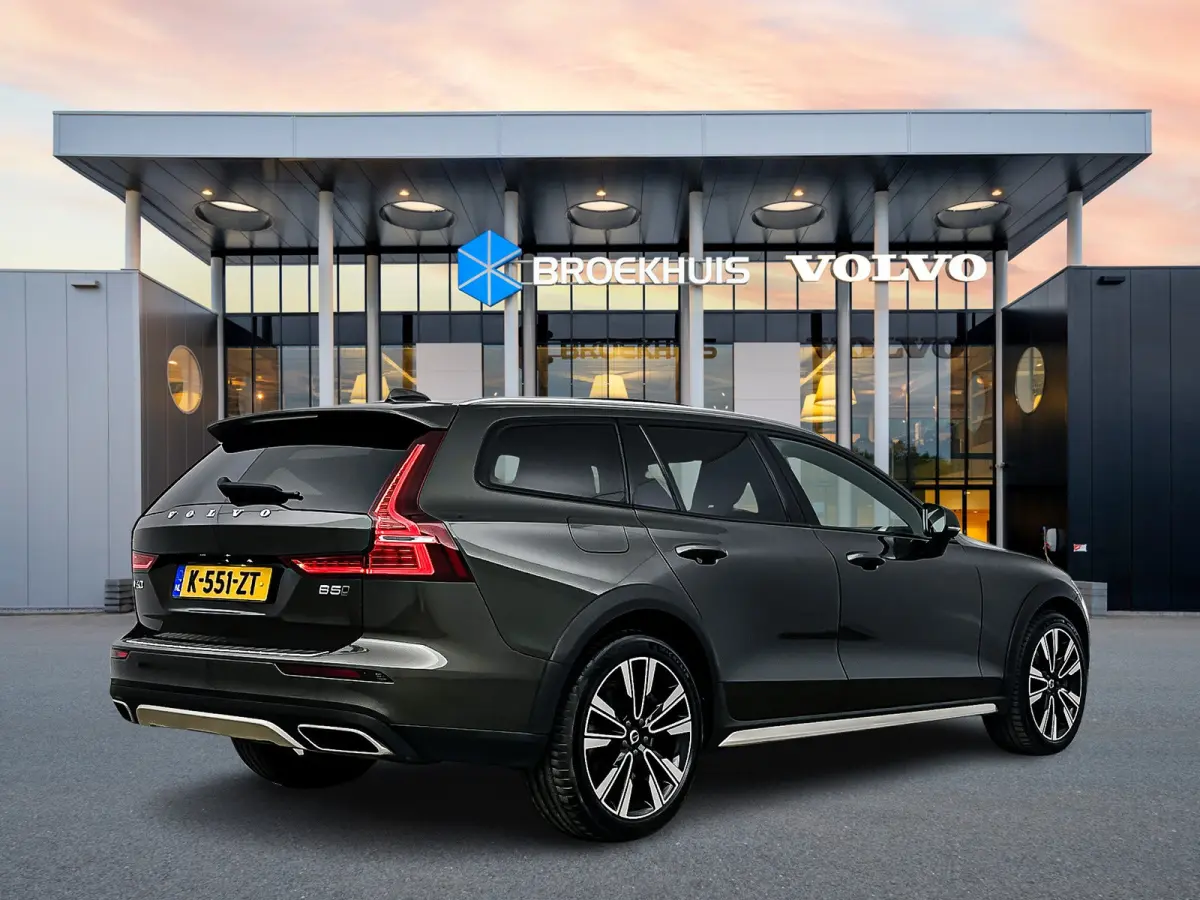 B5 AWD Pro | 19" | Trekhaak | Panoramadak | Head-Up | 360 Camera | Elektr. verst. Stoelen | Full LED | Harman Kardon