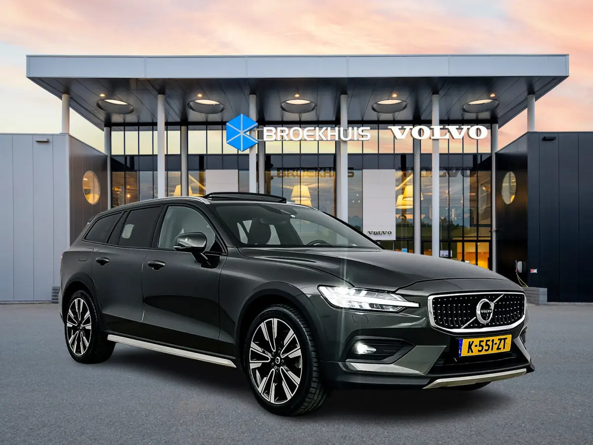 B5 AWD Pro | 19" | Trekhaak | Panoramadak | Head-Up | 360 Camera | Elektr. verst. Stoelen | Full LED | Harman Kardon