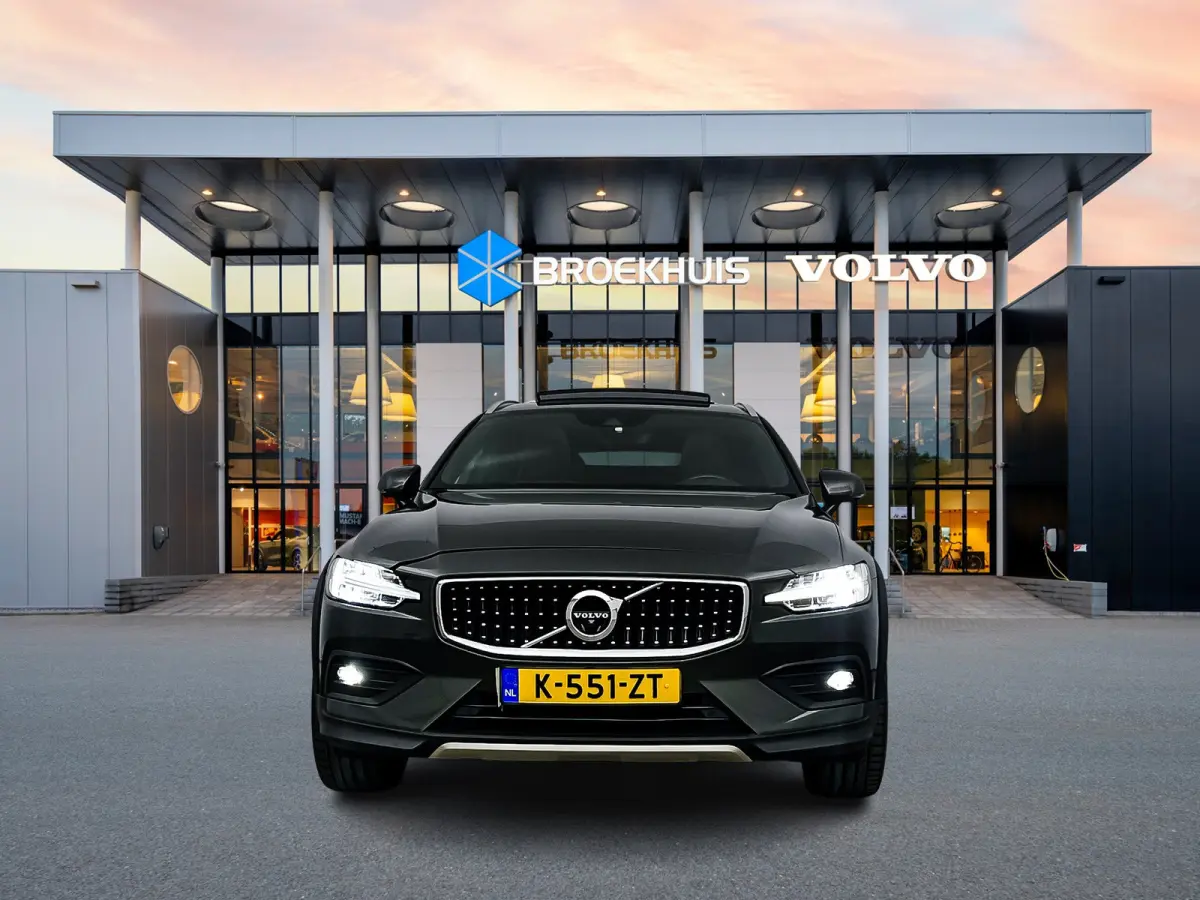 B5 AWD Pro | 19" | Trekhaak | Panoramadak | Head-Up | 360 Camera | Elektr. verst. Stoelen | Full LED | Harman Kardon
