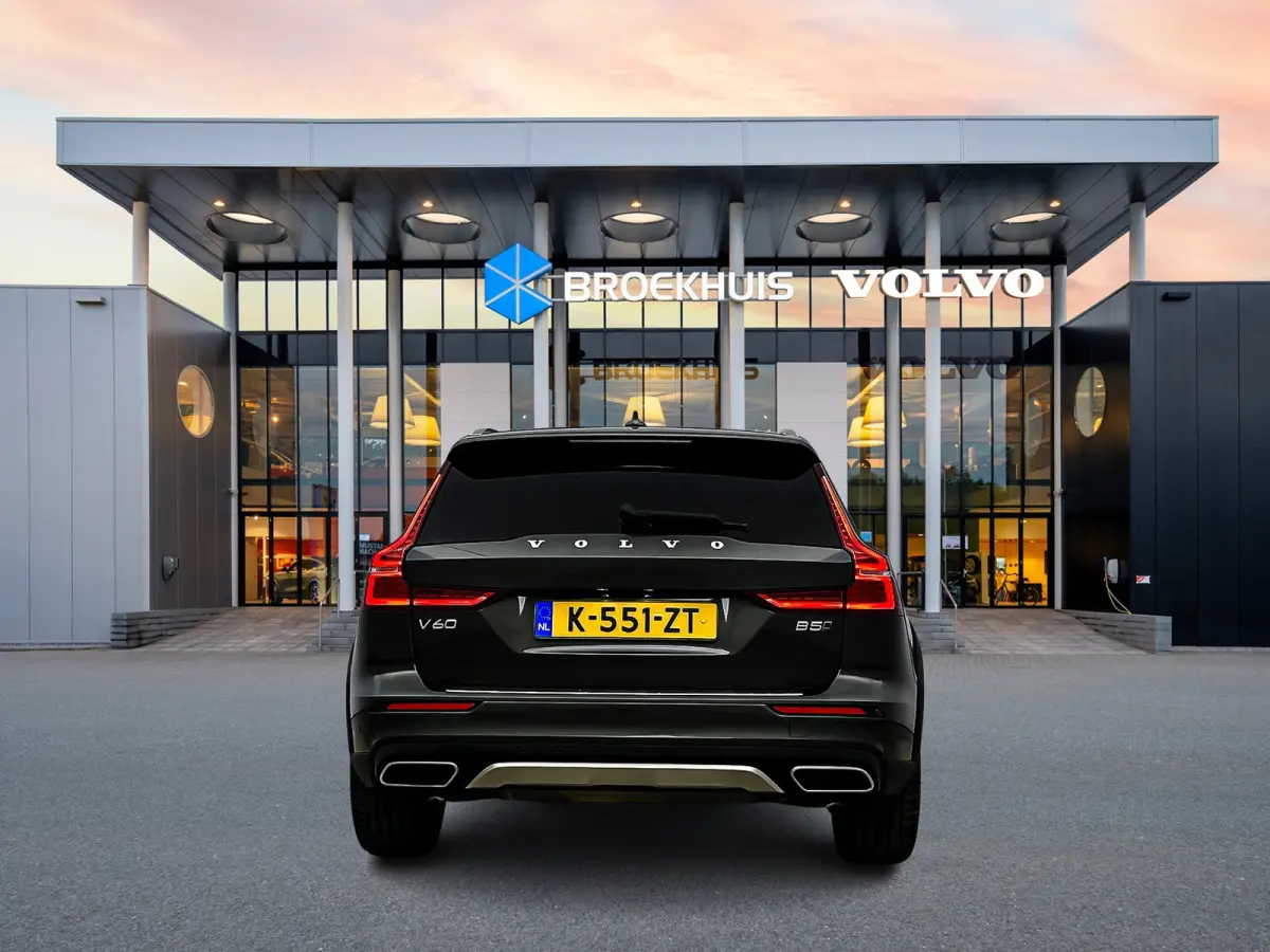 B5 AWD Pro | 19" | Trekhaak | Panoramadak | Head-Up | 360 Camera | Elektr. verst. Stoelen | Full LED | Harman Kardon