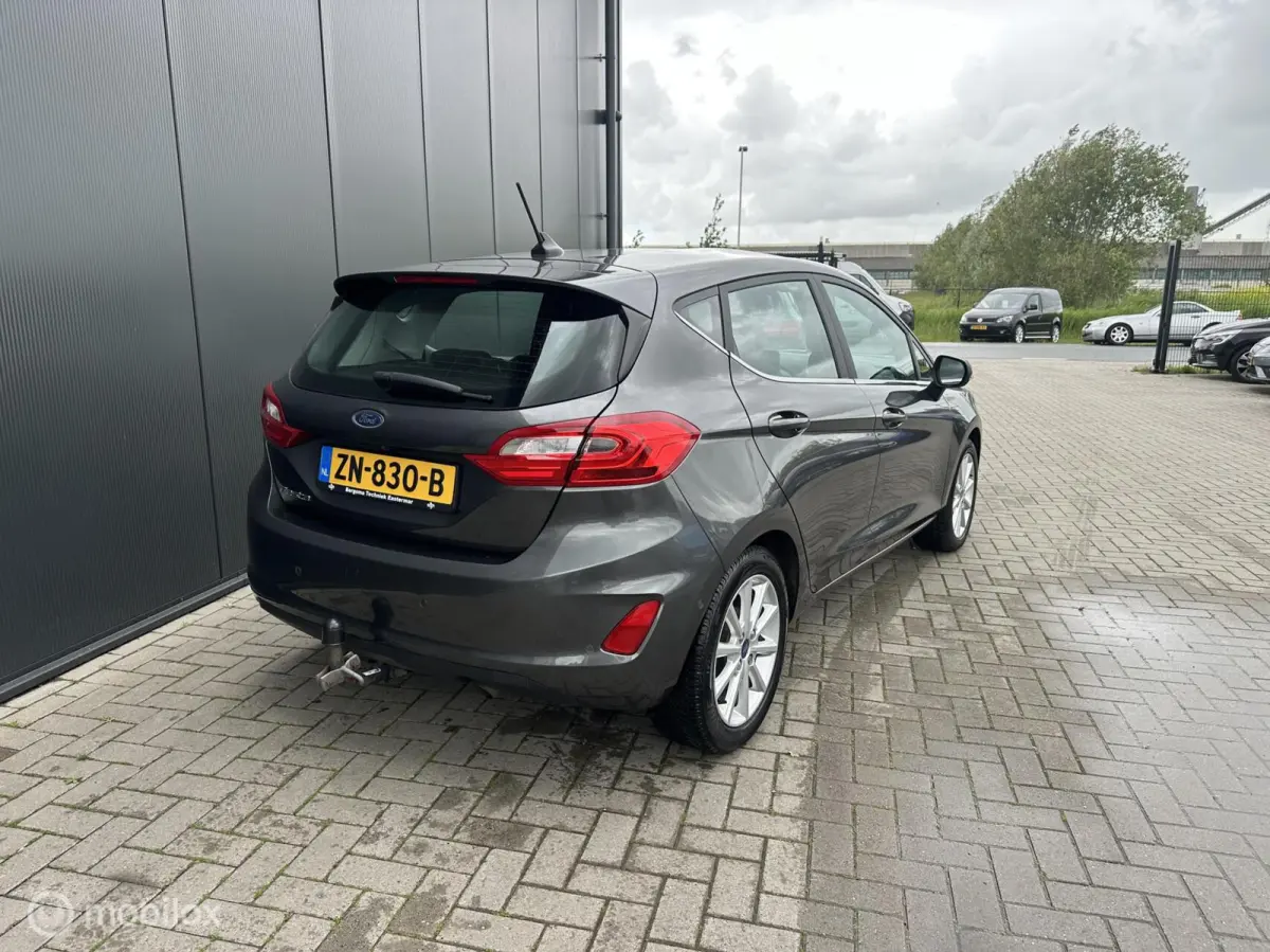 1.0 EcoBoost Titanium I Trekhaak I Stoelverwarming