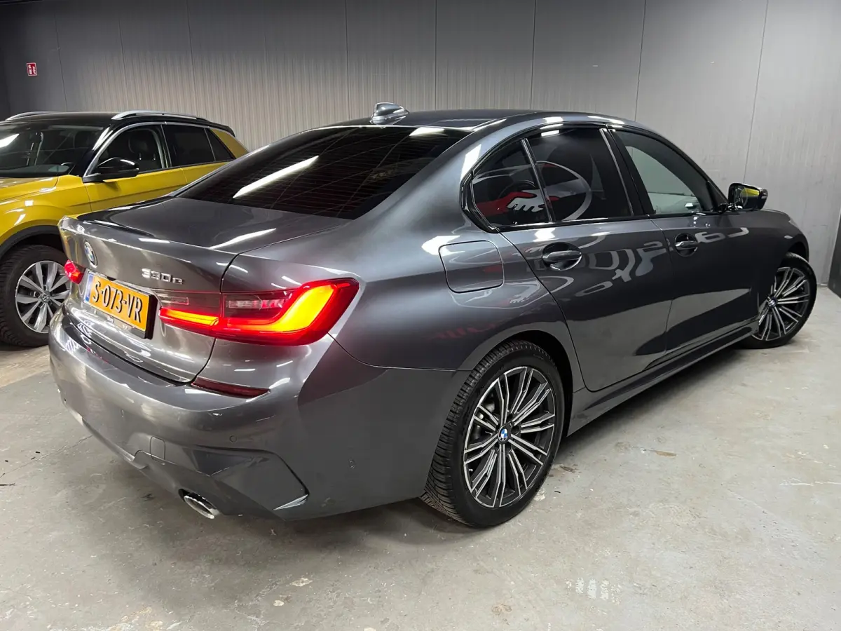 330e High Executive | Camera | Alcantara | Stoelverw. | Digital |
