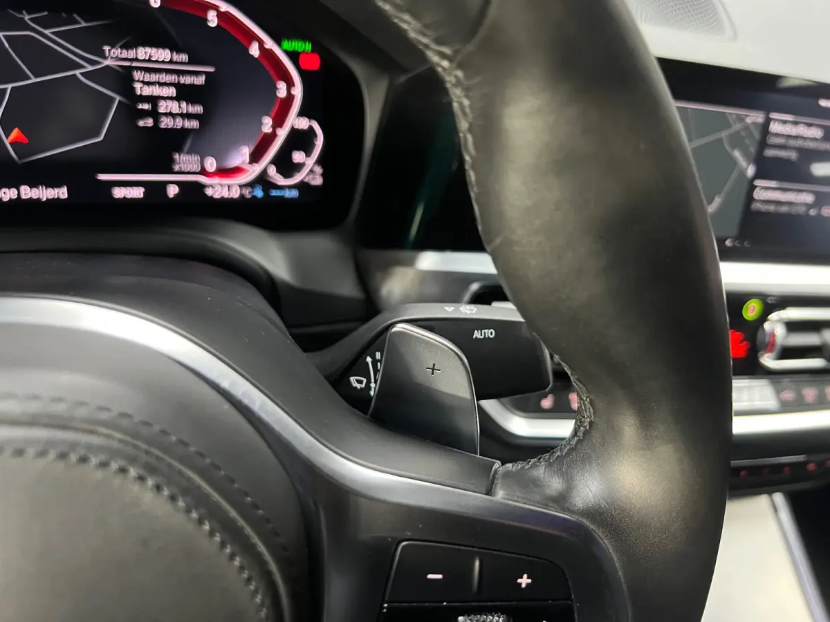 330e High Executive | Camera | Alcantara | Stoelverw. | Digital |