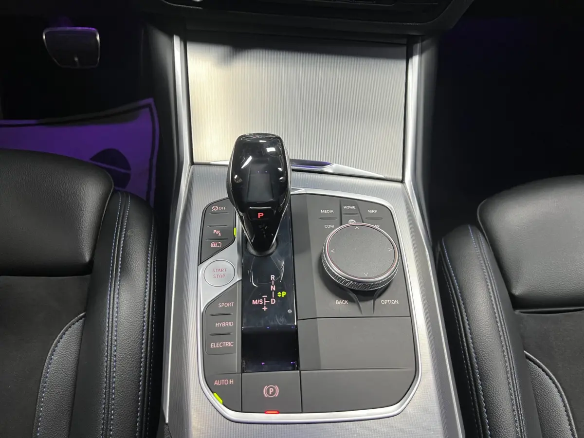 330e High Executive | Camera | Alcantara | Stoelverw. | Digital |