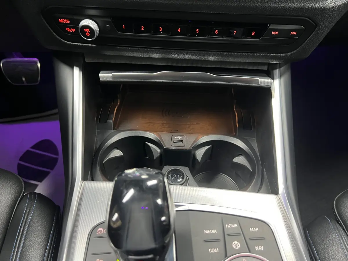 330e High Executive | Camera | Alcantara | Stoelverw. | Digital |