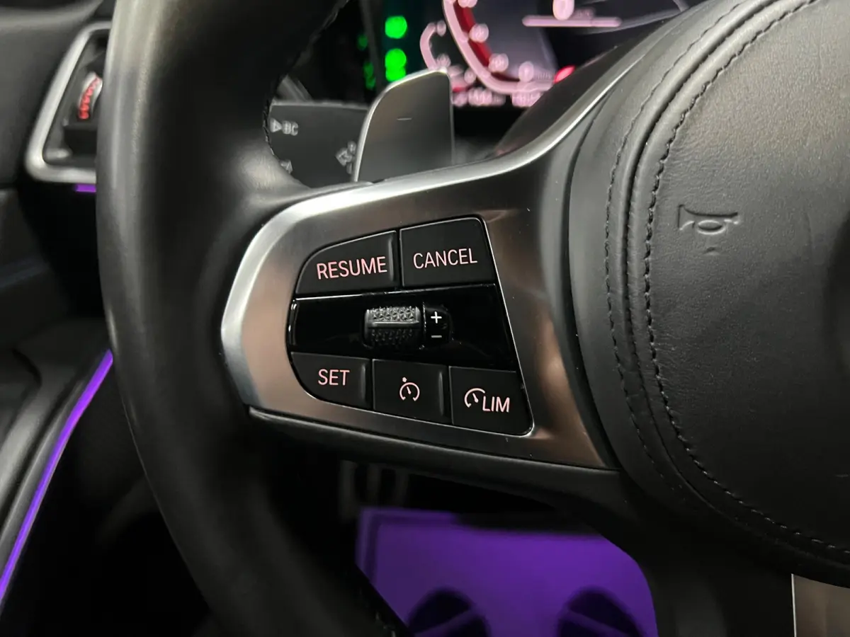 330e High Executive | Camera | Alcantara | Stoelverw. | Digital |