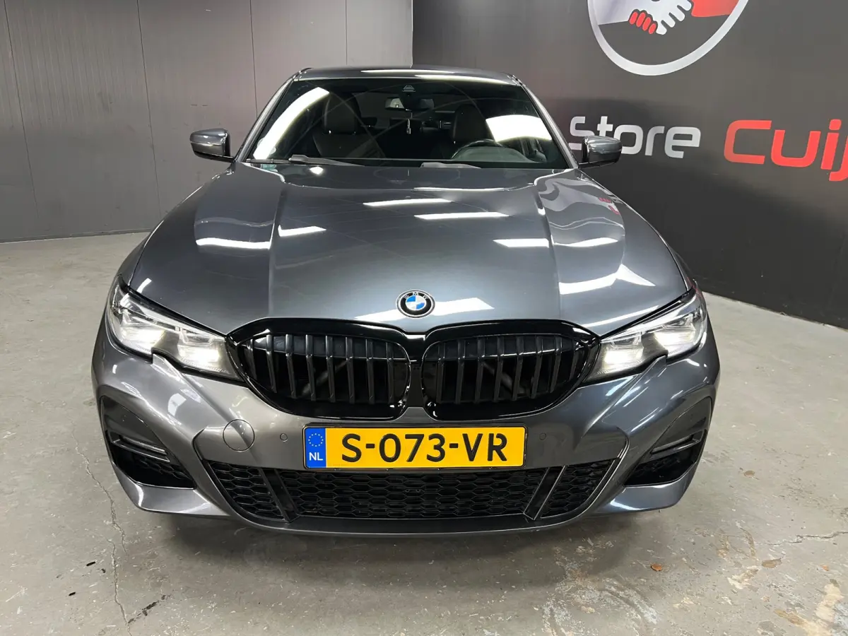 330e High Executive | Camera | Alcantara | Stoelverw. | Digital |