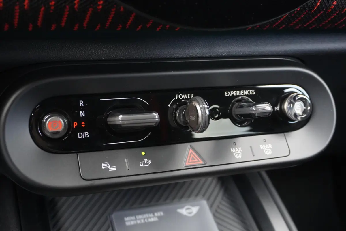 E John Cooper Works Uitvoering | S Pakket | Trekhaak |