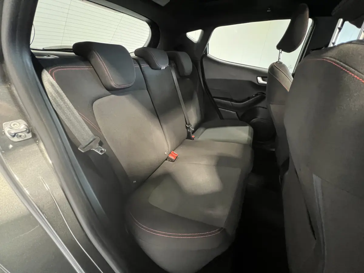 1.0 EcoBoost Hybrid ST-Line | Navigatie/Android/Apple Carplay | LM Velgen 17" | Cruise Control | LED Koplampen | Airco Automatisch |
