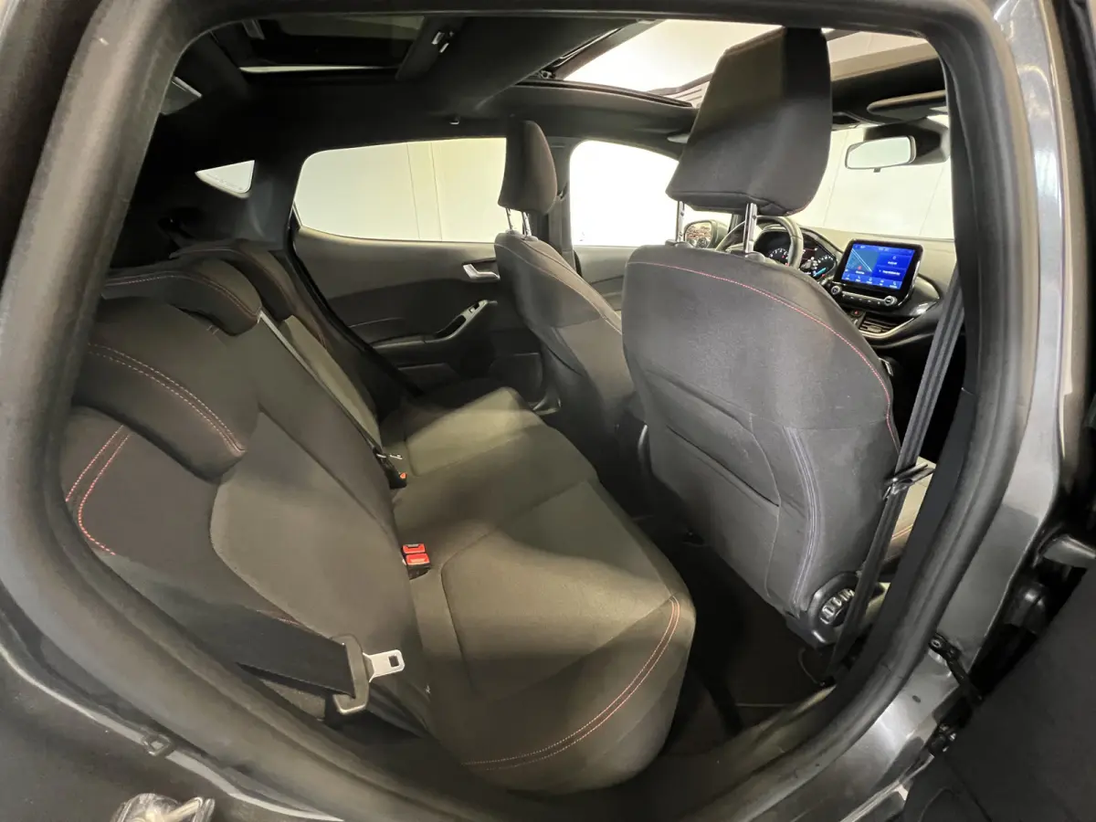 1.0 EcoBoost Hybrid ST-Line | Navigatie/Android/Apple Carplay | LM Velgen 17" | Cruise Control | LED Koplampen | Airco Automatisch |