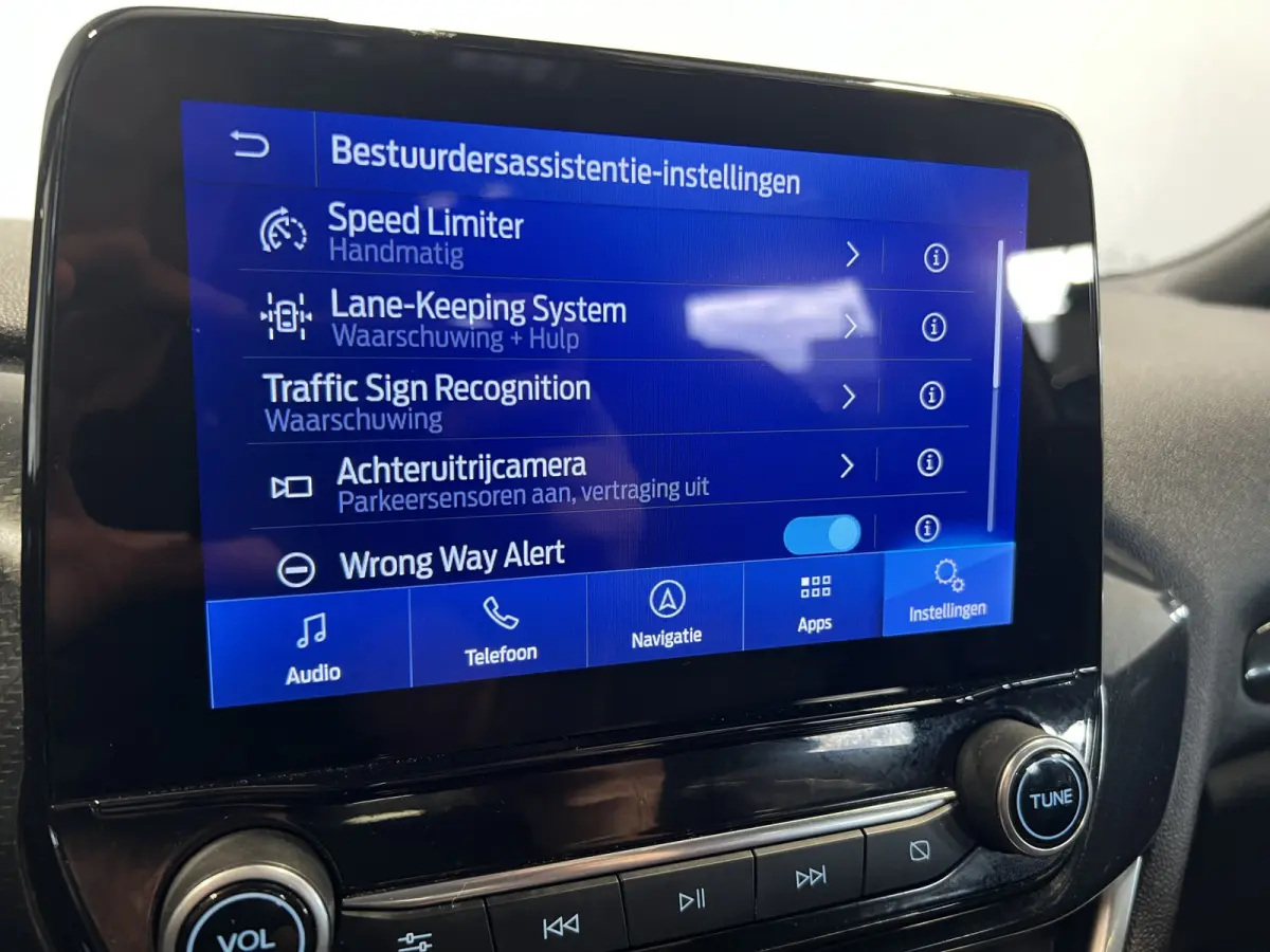 1.0 EcoBoost Hybrid ST-Line | Navigatie/Android/Apple Carplay | LM Velgen 17" | Cruise Control | LED Koplampen | Airco Automatisch |