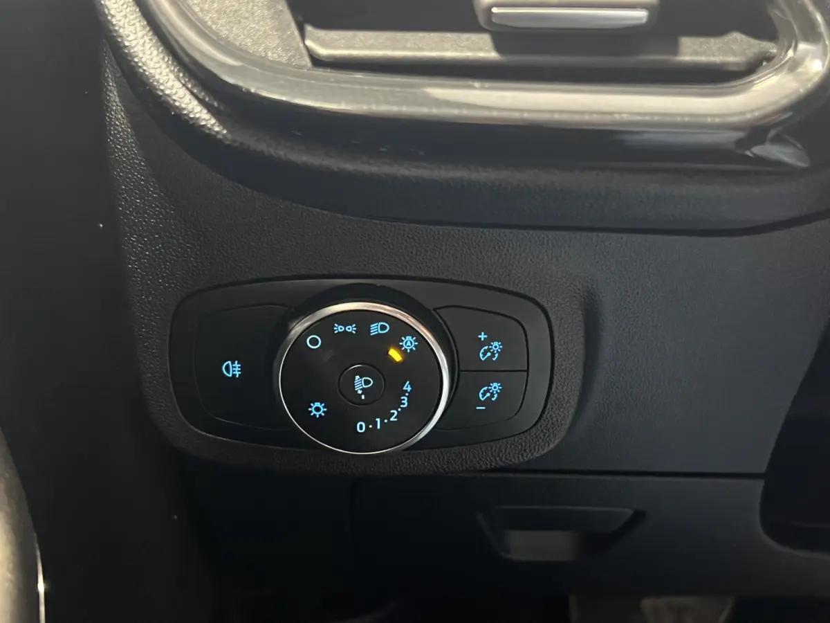1.0 EcoBoost Hybrid ST-Line | Navigatie/Android/Apple Carplay | LM Velgen 17" | Cruise Control | LED Koplampen | Airco Automatisch |