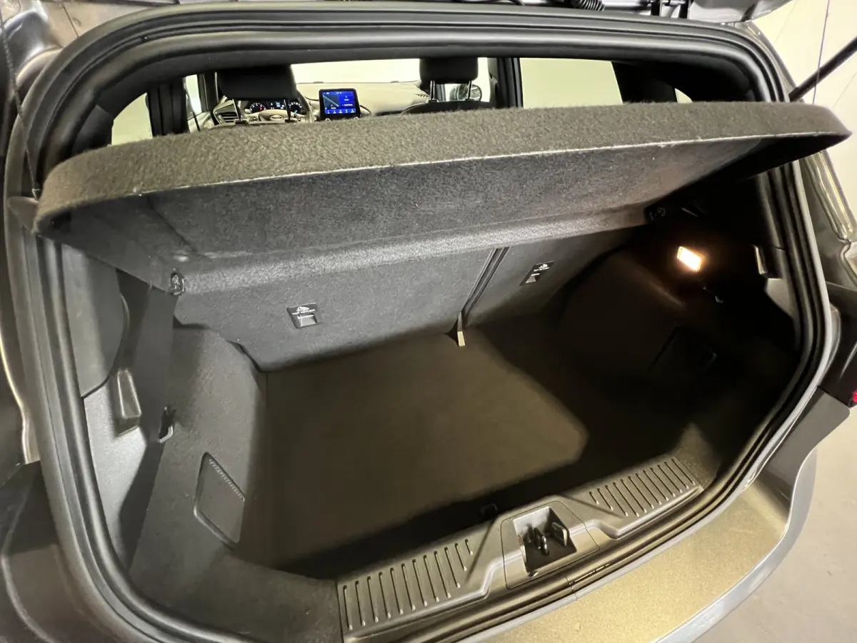 1.0 EcoBoost Hybrid ST-Line | Navigatie/Android/Apple Carplay | LM Velgen 17" | Cruise Control | LED Koplampen | Airco Automatisch |