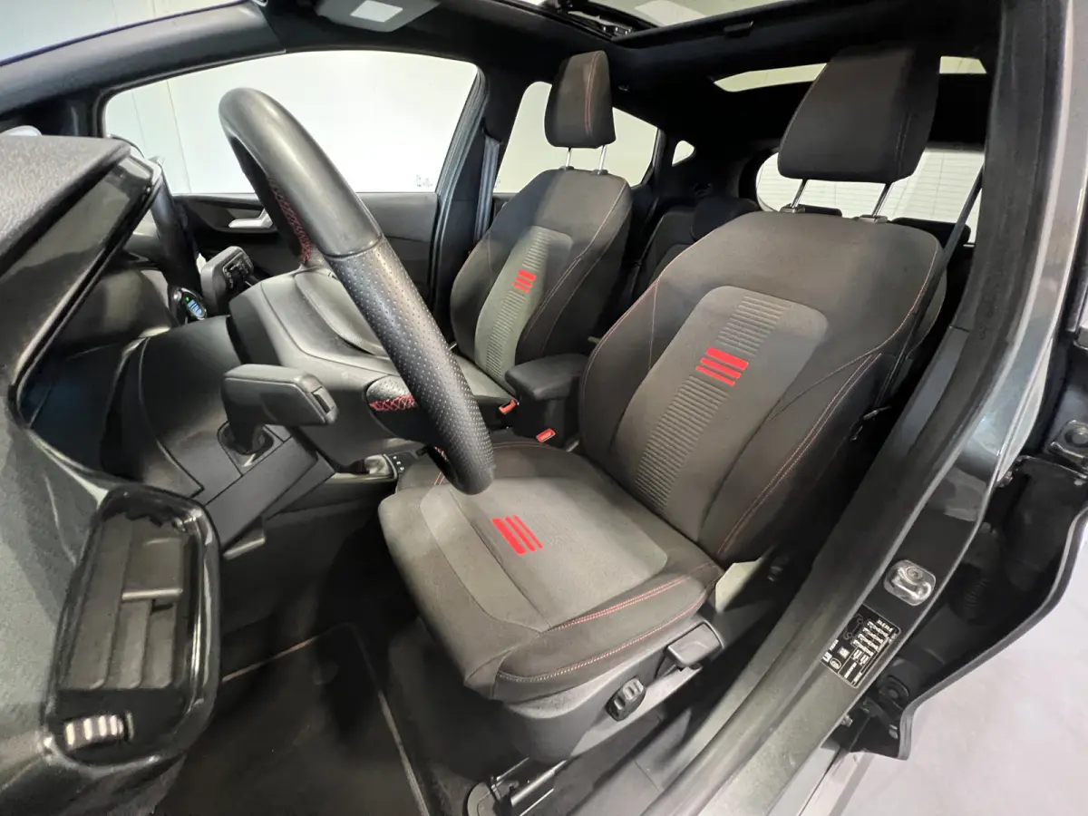 1.0 EcoBoost Hybrid ST-Line | Navigatie/Android/Apple Carplay | LM Velgen 17" | Cruise Control | LED Koplampen | Airco Automatisch |