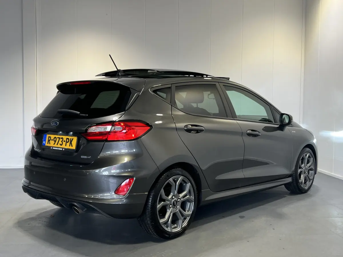 1.0 EcoBoost Hybrid ST-Line | Navigatie/Android/Apple Carplay | LM Velgen 17" | Cruise Control | LED Koplampen | Airco Automatisch |