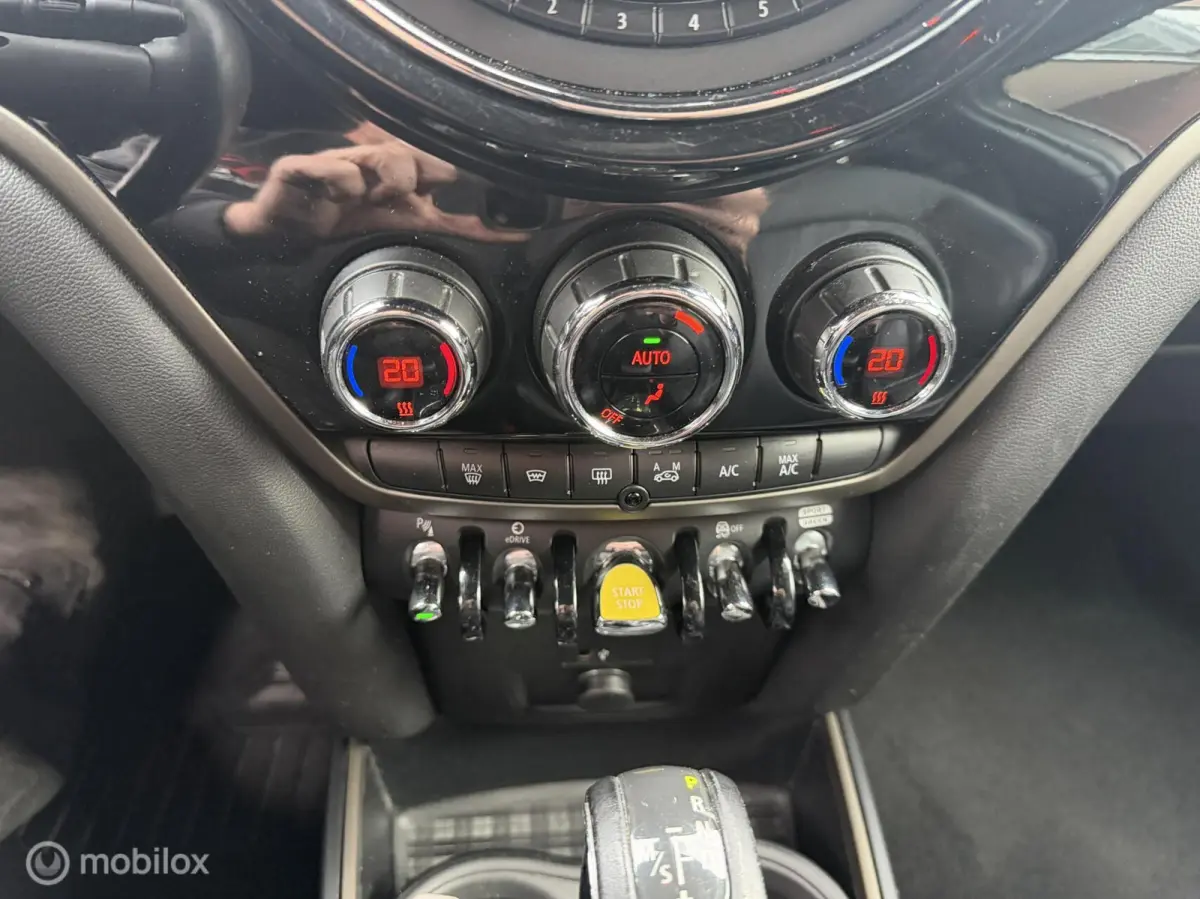 1.5 Cooper ALL4 LEDER*NAVI*CRUISE*PDC*