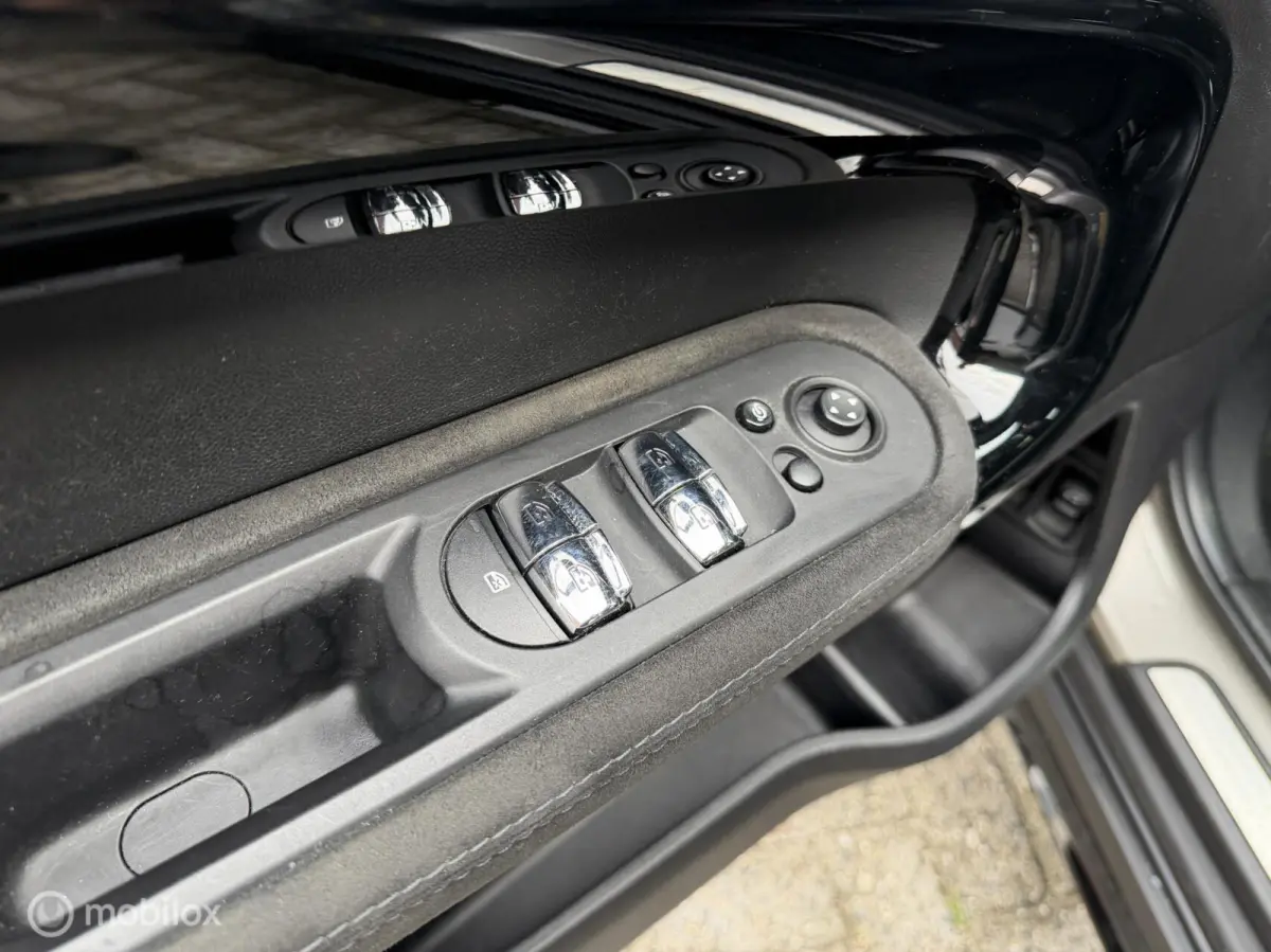 1.5 Cooper ALL4 LEDER*NAVI*CRUISE*PDC*