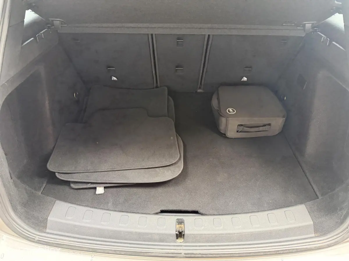 1.5 Cooper ALL4 LEDER*NAVI*CRUISE*PDC*