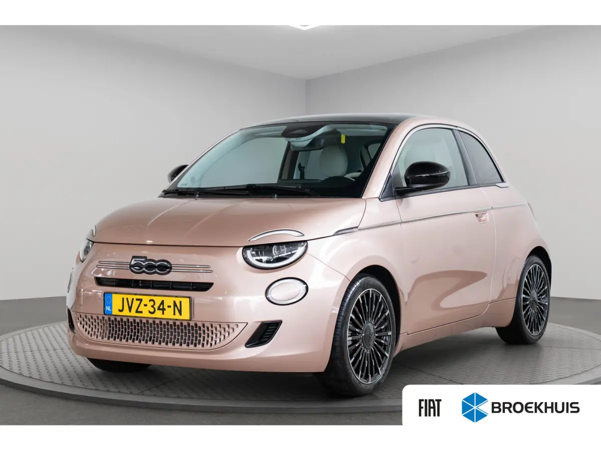1.0 Hybrid La Prima | Tot 8 Jaar Garantie | Camera | Panoramadak | Lederen bekleding | Navigatie | Apple Carplay & Android Auto | Keyless |